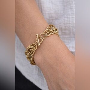 Chunky Gold Chain Link Bracelet w/ toggle clasp ✨